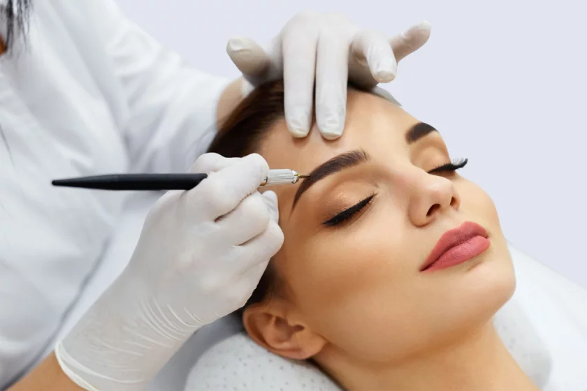 Tattooing eyebrows in Berlin